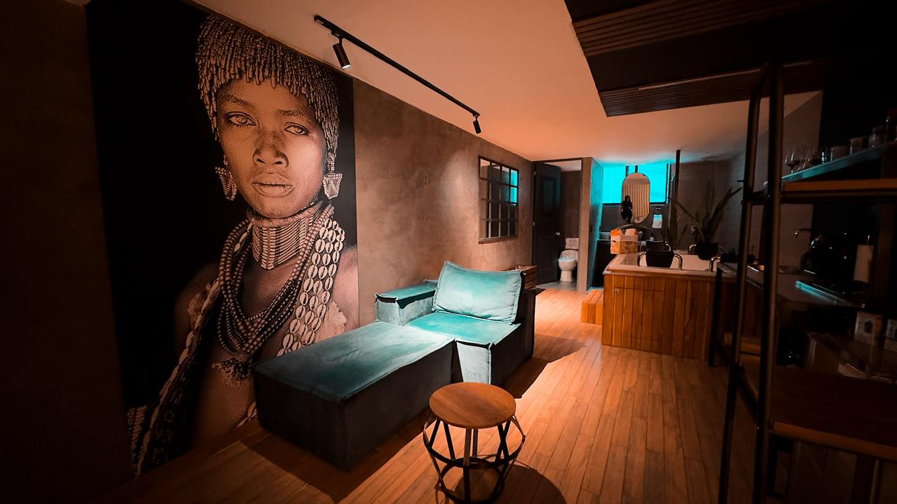 Sens 1 · Suite romántica con jacuzzi privado