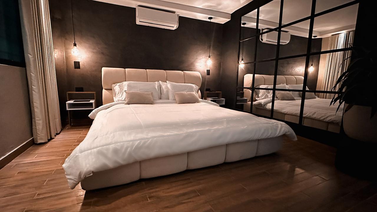 Sens 2 · Suite romántica con jacuzzi privado